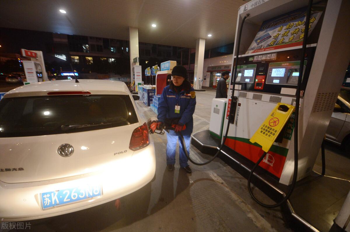 汽油价格调整日，市场反应与未来走势分析